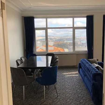 Appartement Enormous Duplex Flat On Main Street, Great View