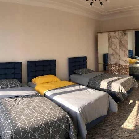 Appartement Enormous Duplex Flat On Main Street, Great View *