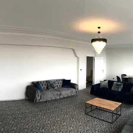 Appartement Enormous Duplex Flat On Main Street, Great View *