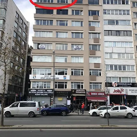 Enormous Duplex Flat On Main Street, Great View